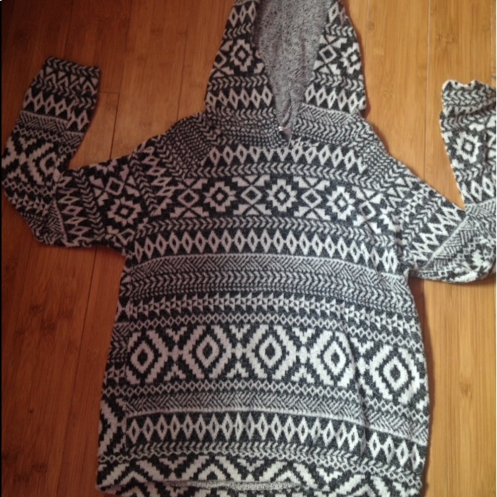 Tribal printed grey and white hoodie